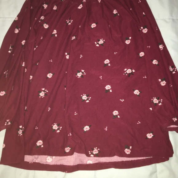 maroon off-the-shoulder floral top - Picture 5 of 6